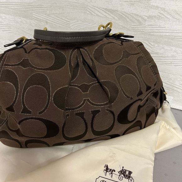 Coach Signature Print Rich Brown/Gold - Picture 6 of 11